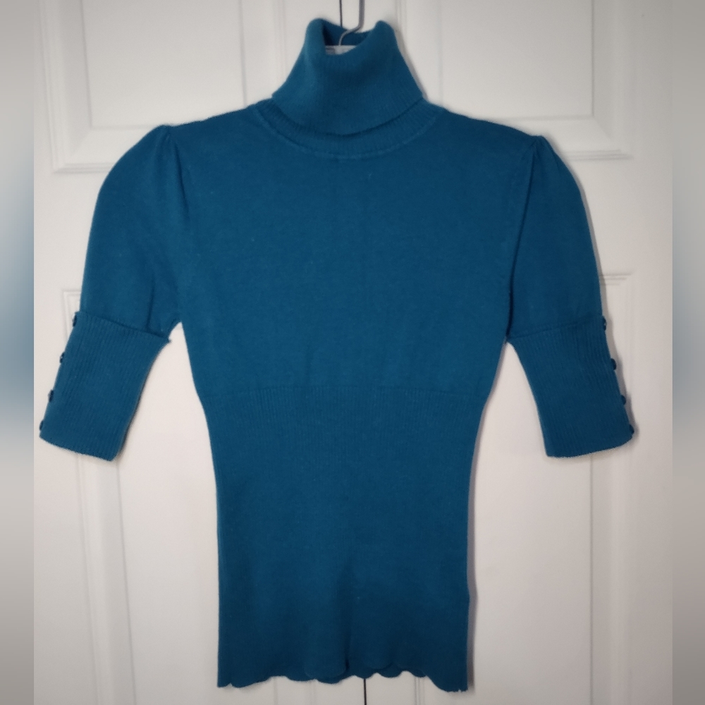 Miley Cyrus Max Azria Small Turquoise Turtleneck half sleeve with button